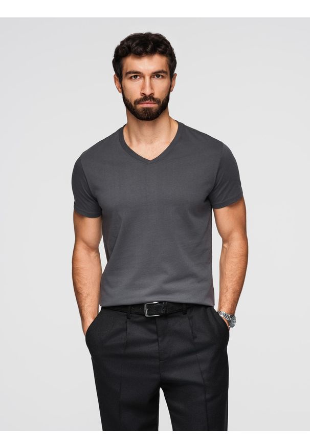 Ombre Clothing - Męska klasyczna bawełniana koszulka z dekoltem w serek BASIC – grafitowa V3 - Rozmiar: XL. Typ kołnierza: dekolt w serek. Kolor: szary. Materiał: bawełna. Styl: klasyczny