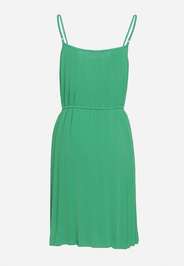 Born2be - Zielona Sukienka z Regulowanymi Ramiączkami z Materiałowym Paskiem Liata. Okazja: na spacer, na imprezę. Typ kołnierza: dekolt w kształcie V. Kolor: zielony. Materiał: materiał. Długość rękawa: na ramiączkach. Sezon: lato