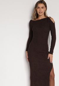 Born2be - Brązowa Dopasowana Sukienka z Metaliczną Ozdobą na Ramieniu Reilara. Kolor: brązowy. Wzór: aplikacja. Styl: elegancki #5