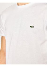 Lacoste T-Shirt TH6709 Biały Regular Fit. Kolor: biały. Materiał: bawełna #5