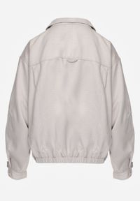 Renee - Beżowa Kurtka Bomberka Oversize z Paskami przy Rękawach Lann. Okazja: na co dzień. Typ kołnierza: dekolt gorset. Kolor: beżowy. Materiał: poliester, jeans. Sezon: wiosna. Styl: casual #4