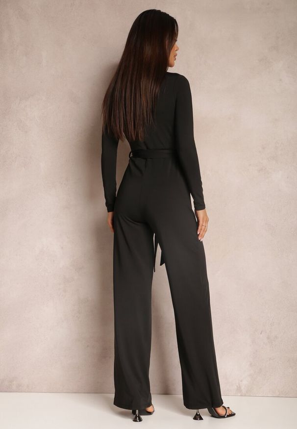 Renee - Czarny Kombinezon z Kopertowym Dekoltem Ivemie. Okazja: na co dzień, na imprezę. Kolor: czarny. Długość: długie. Styl: casual, klasyczny, elegancki, wizytowy