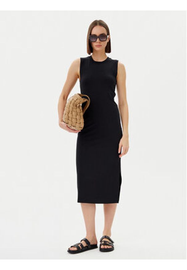 Marc O'Polo Sukienka codzienna 503 3087 59031 Czarny Slim Fit. Okazja: na co dzień. Typ kołnierza: polo. Kolor: czarny. Materiał: bawełna. Typ sukienki: proste. Styl: casual