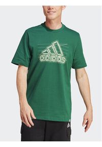 Adidas - adidas T-Shirt Growth Badge Graphic IN6262 Zielony Regular Fit. Kolor: zielony. Materiał: bawełna #4