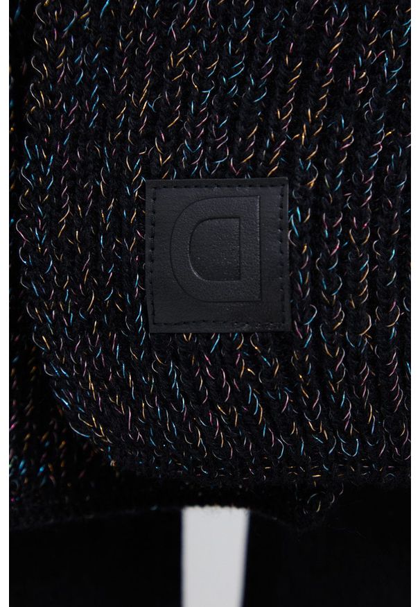 Desigual Poncho kolor czarny. Kolor: czarny. Materiał: dzianina