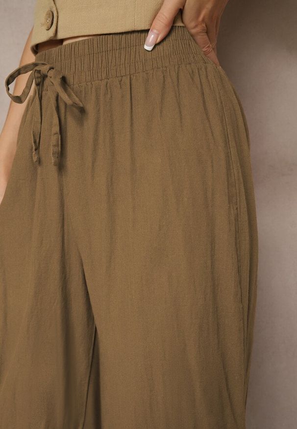 Renee - Jasnobrązowe Spodnie High Waist Szerokie z Bawełny Wiązane w Pasie z Gumką w Talii Yaslio. Okazja: na co dzień. Stan: podwyższony. Kolor: brązowy. Materiał: bawełna. Styl: elegancki, casual
