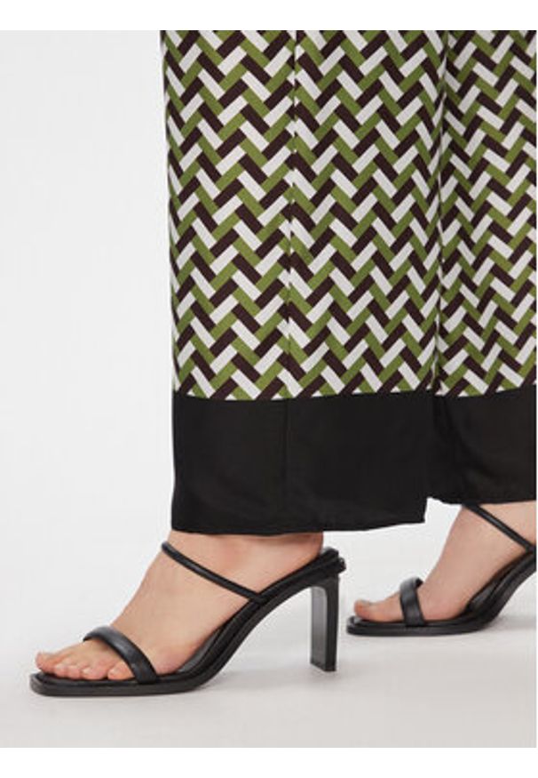 Max Mara Leisure Spodnie materiałowe Sesamo 2416131017650 Zielony Relaxed Fit. Kolor: zielony. Materiał: jedwab