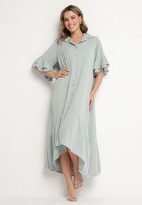 Born2be - Jasnozielona Sukienka Koszulowa z Ozdobną Falbanką Daviravie. Okazja: na co dzień. Kolor: zielony. Typ sukienki: koszulowe. Styl: elegancki, casual, klasyczny #1