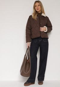 Born2be - Granatowe Jeansy z Bawełną o Szerokim Kroju z Wysokim Stanem i Ozdobnymi Kieszeniami Adelsala. Okazja: na co dzień. Stan: podwyższony. Kolor: niebieski. Styl: casual, klasyczny, rockowy, elegancki #2