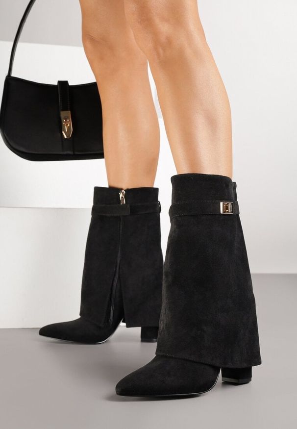 Born2be - Czarne Botki z Imitacji Zamszu na Słupku z Wywiniętą Cholewką Eleave. Okazja: na co dzień. Kolor: czarny. Materiał: zamsz. Szerokość cholewki: normalna. Obcas: na słupku. Styl: casual. Wysokość obcasa: średni