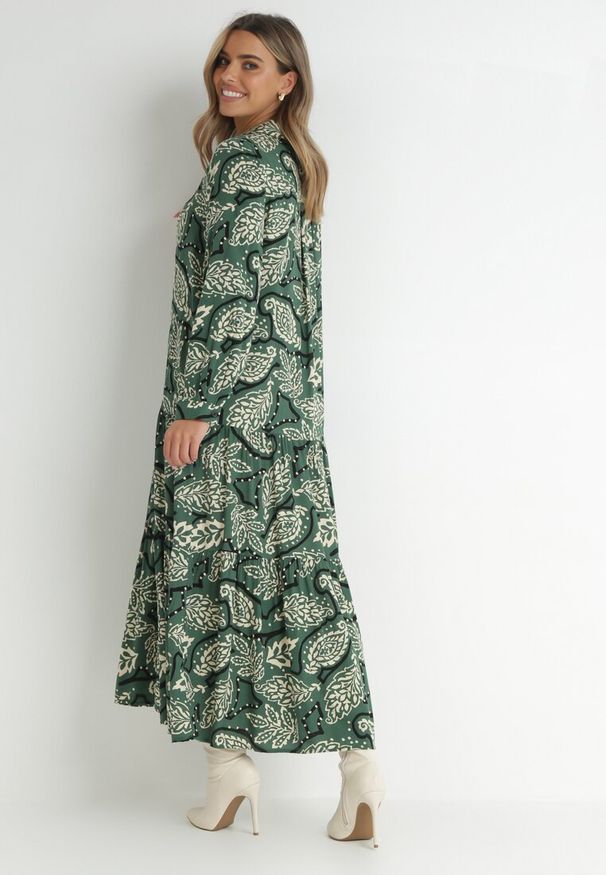 Born2be - Ciemnozielona Sukienka Koszulowa w Kwiaty Zari. Okazja: na co dzień. Typ kołnierza: kołnierzyk klasyczny. Kolor: zielony. Wzór: kwiaty. Typ sukienki: koszulowe. Materiał: wiskoza, materiał, tkanina. Długość rękawa: długi rękaw. Sezon: jesień, wiosna, lato. Styl: klasyczny, casual, elegancki