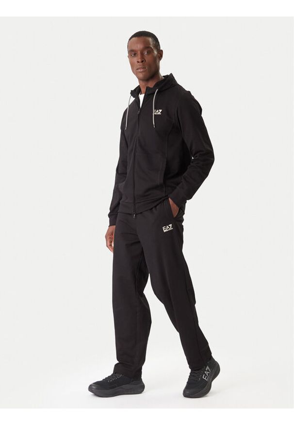 EA7 Emporio Armani Dres 7M000236 AF13512 MC156 Czarny Regular Fit. Kolor: czarny. Materiał: bawełna