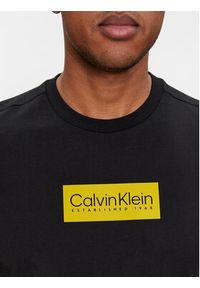 Calvin Klein T-Shirt Logo K10K112403 Czarny Regular Fit. Kolor: czarny. Materiał: bawełna