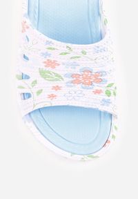 Born2be - Biało-Niebieskie Klapki Piankowe Basenowe na Grubej Podeszwie Mephistae. Okazja: na co dzień. Kolor: biały. Materiał: len, dresówka. Sezon: lato. Styl: wakacyjny, casual #3