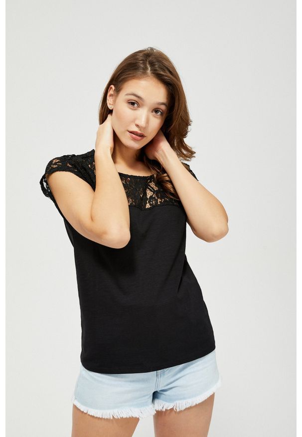 MOODO - T-shirt z koronką. Materiał: koronka. Długość rękawa: bez rękawów. Wzór: koronka