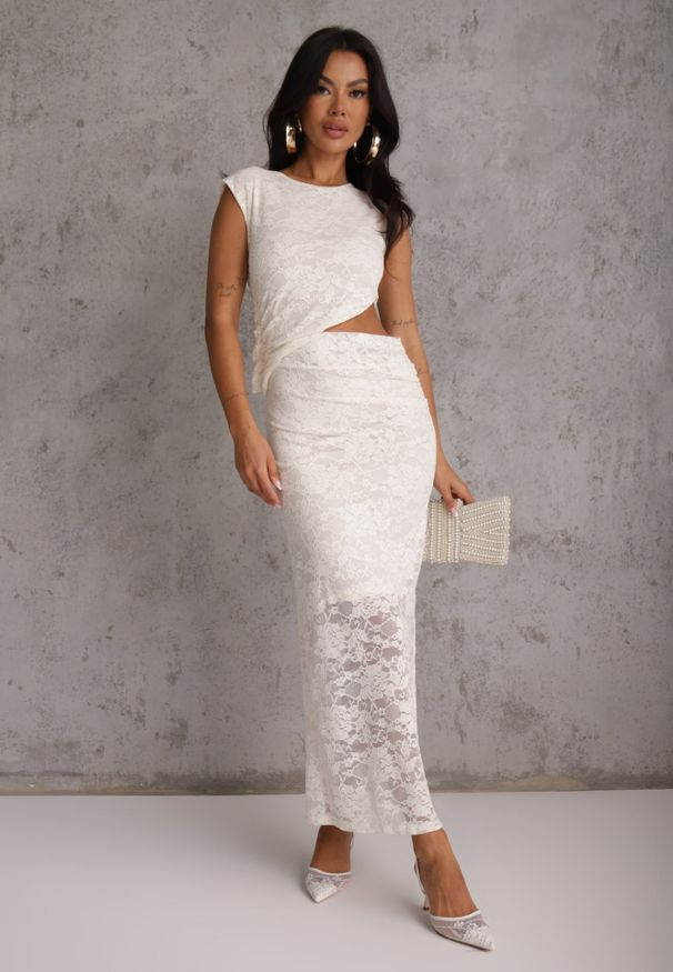 Renee - Beżowa Wieczorowa Sukienka z Koronki z Asymetrycznym Wycięciem w Talii Kalimeia. Okazja: na imprezę. Kolor: beżowy. Materiał: koronka. Wzór: koronka. Typ sukienki: asymetryczne. Styl: wizytowy. Długość: maxi