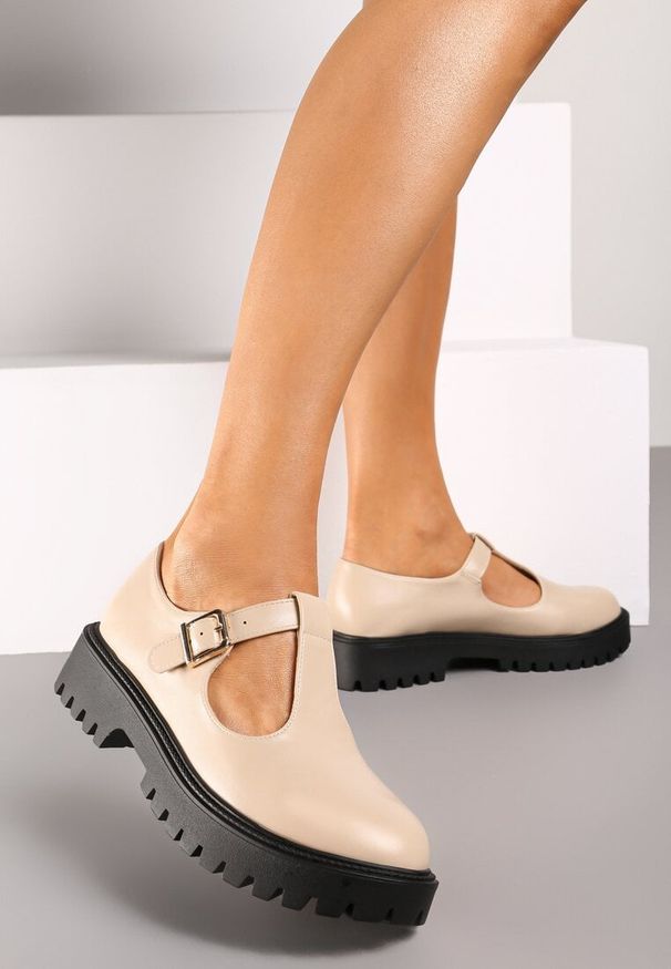 Renee - Beżowe Półbuty na Platformie Wykończone Sprzączką Berilora. Okazja: na co dzień. Zapięcie: sprzączka. Kolor: beżowy. Materiał: jeans. Obcas: na platformie. Styl: casual, elegancki