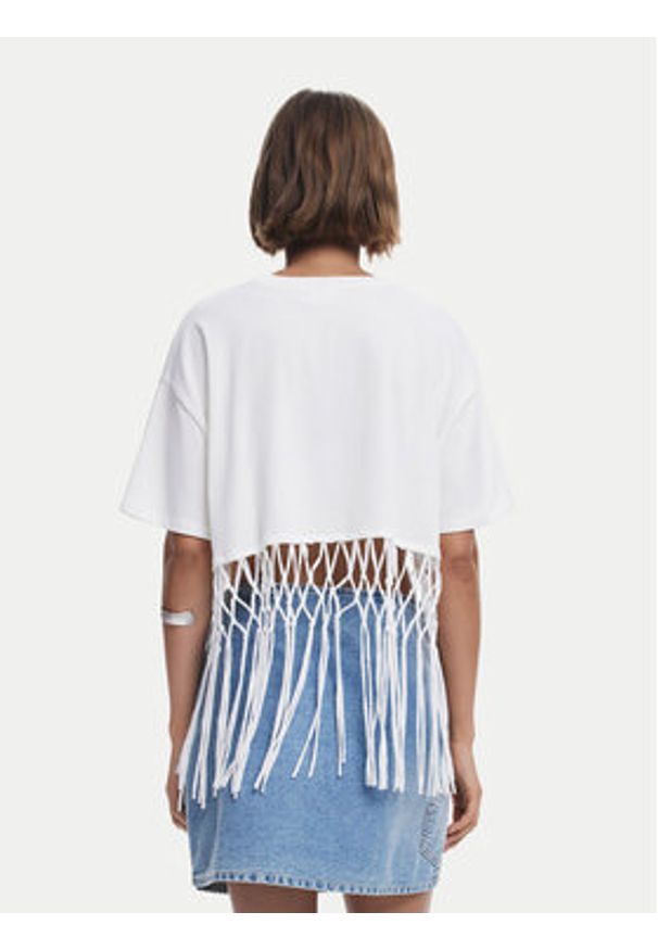 Desigual T-Shirt 25SWTKAN Écru Regular Fit. Materiał: bawełna