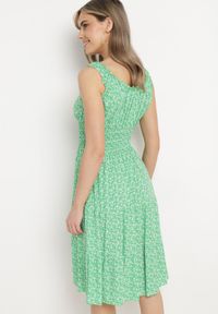 Born2be - Zielona Rozkloszowana Sukienka z Bawełny na Szerokich Ramiączkach z Gumką w Pasie Bellawish. Kolor: zielony. Materiał: bawełna. Długość rękawa: na ramiączkach. Styl: elegancki #3