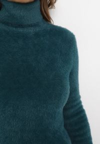 Born2be - Ciemnozielony Elastyczny Golf z Puszystej Tkaniny z Wełną Doulcet. Typ kołnierza: golf. Kolekcja: plus size. Kolor: zielony. Materiał: tkanina, wełna