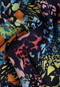 Renee - Granatowa Spódnica z Wiskozy z Gumką w Pasie Ozdobiona Abstrakcyjnym Printem Bimella. Okazja: na co dzień. Kolor: niebieski. Materiał: wiskoza. Wzór: nadruk, aplikacja. Styl: casual #7