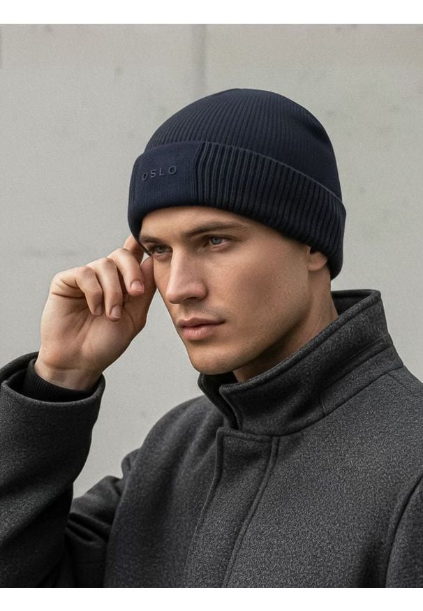 Sinsay - Czapka beanie z wiskozą - granatowy. Kolor: niebieski. Materiał: wiskoza