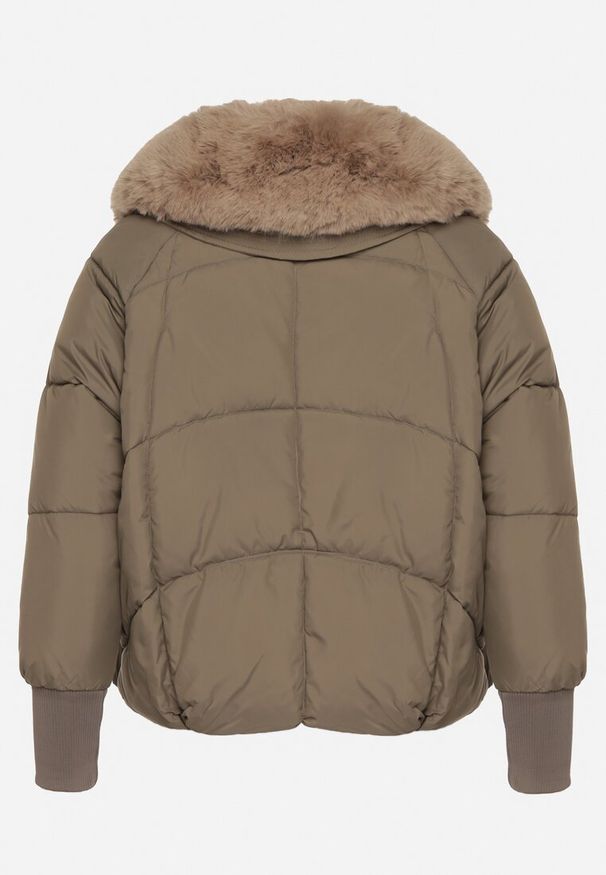Born2be - Ciemnozielona Puchowa Kurtka Pikowana z Futrzanym Kołnierzem Lanivela. Okazja: na spotkanie biznesowe, do pracy, na co dzień. Kolekcja: plus size. Kolor: zielony. Materiał: puch, futro. Styl: biznesowy, casual