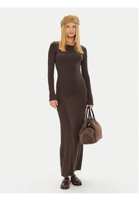 Gina Tricot Sukienka codzienna 24441 Brązowy Slim Fit. Okazja: na co dzień. Kolor: brązowy. Materiał: wiskoza. Typ sukienki: proste. Styl: casual