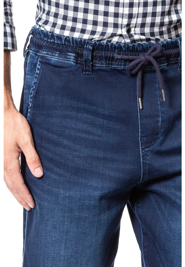 Mustang - SPODENKI MUSTANG Palm Beach Shorts Denim Blue 1009605 5000 842. Stan: podwyższony. Materiał: denim