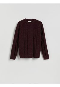 Reserved - Sweter z dekoracyjnym splotem - bordowy. Kolor: czerwony. Materiał: bawełna, dzianina. Wzór: ze splotem