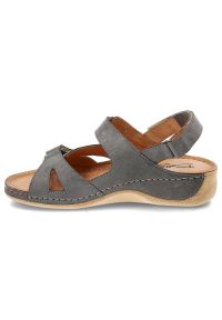 Szare Sandały Pollonus Wygodne Skórzane Buty Damskie. Okazja: na co dzień. Zapięcie: rzepy. Kolor: szary. Materiał: skóra. Sezon: lato. Styl: casual, elegancki #5