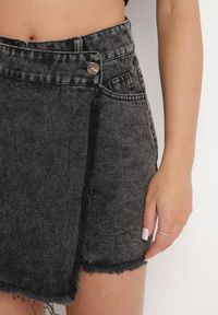 Born2be - Czarne Jeansowe Spódnico-Spodenki Jeansowe z Bawełny z Wysokim Stanem Neliatha. Okazja: na co dzień. Stan: podwyższony. Kolor: czarny. Materiał: jeans, bawełna. Długość: krótkie. Styl: elegancki, wizytowy, casual #5