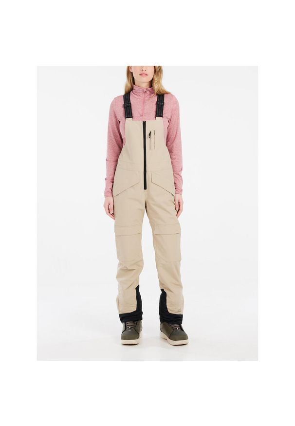 Damski kombinezon narciarski Protest Navaz. Kolor: beżowy. Sezon: zima. Sport: narciarstwo
