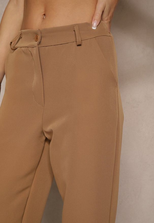 Renee - Brązowe Spodnie Garniturowe High Waist Viviorea. Okazja: na spotkanie biznesowe. Stan: podwyższony. Kolor: brązowy. Styl: klasyczny, biznesowy