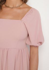 Born2be - Różowa Rozkloszowana Sukienka z Bufiastymi Rękawami Kolireva. Okazja: na co dzień. Typ kołnierza: dekolt kwadratowy. Kolor: różowy. Styl: elegancki, casual #7