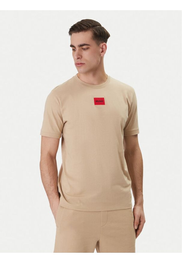 Hugo - HUGO T-Shirt Diragolino212 50447978 Beżowy Regular Fit. Kolor: beżowy. Materiał: bawełna