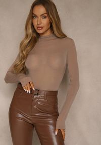 Renee - Brązowa Wiskozowa Bluzka Longsleeve Golf z Kaszmirem Vidara. Typ kołnierza: golf. Kolor: brązowy. Materiał: wiskoza, kaszmir. Długość rękawa: długi rękaw #1