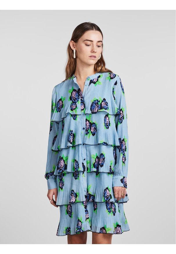YAS Sukienka codzienna Rosola 26029332 Niebieski Regular Fit. Okazja: na co dzień. Kolor: niebieski. Materiał: syntetyk. Typ sukienki: proste. Styl: casual