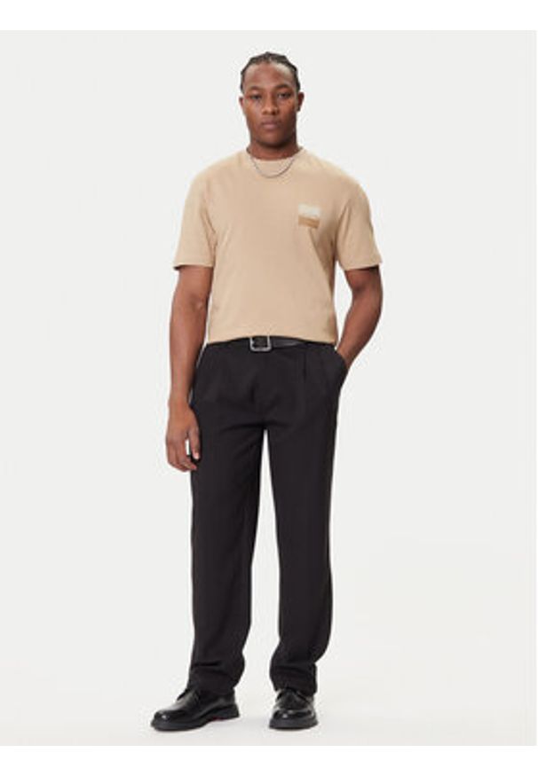 Hugo - HUGO T-Shirt Dusplito 50542816 Beżowy Relaxed Fit. Kolor: beżowy. Materiał: bawełna