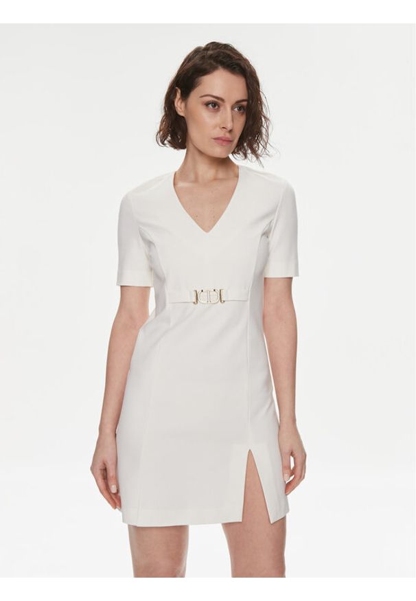 TwinSet - TWINSET Sukienka koktajlowa 241TP2275 Écru Regular Fit. Materiał: wiskoza. Styl: wizytowy