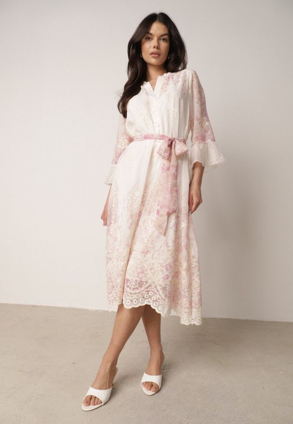 Born2be - Różowa Sukienka o Prostym Kroju z Falbankami i Haftem Wiązana w Talii Nadina. Okazja: na co dzień, na wesele, na ślub cywilny. Typ kołnierza: kołnierz z falbankami. Kolor: różowy. Materiał: jeans. Wzór: haft. Typ sukienki: proste. Styl: elegancki, klasyczny, casual