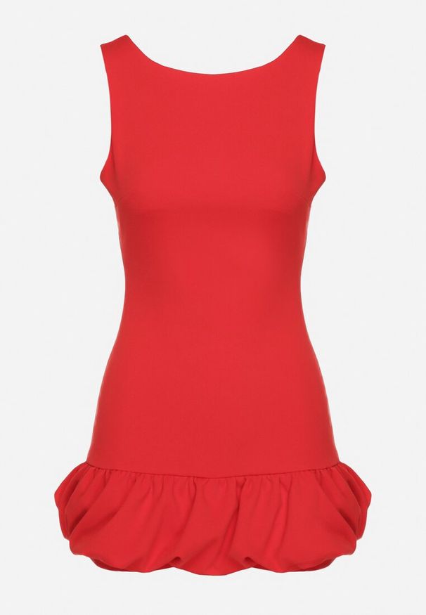 Born2be - Czerwony Taliowany Kombinezon Ozdobiony Falbanką Semiriela. Okazja: na co dzień. Kolor: czerwony. Wzór: aplikacja. Styl: casual, klasyczny