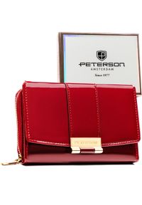 Bordowy, poziomy portfel damski wykonany z lakierowanej skóry ekologicznej - Peterson. Kolor: czerwony. Materiał: lakier, skóra ekologiczna. Wzór: gładki #1