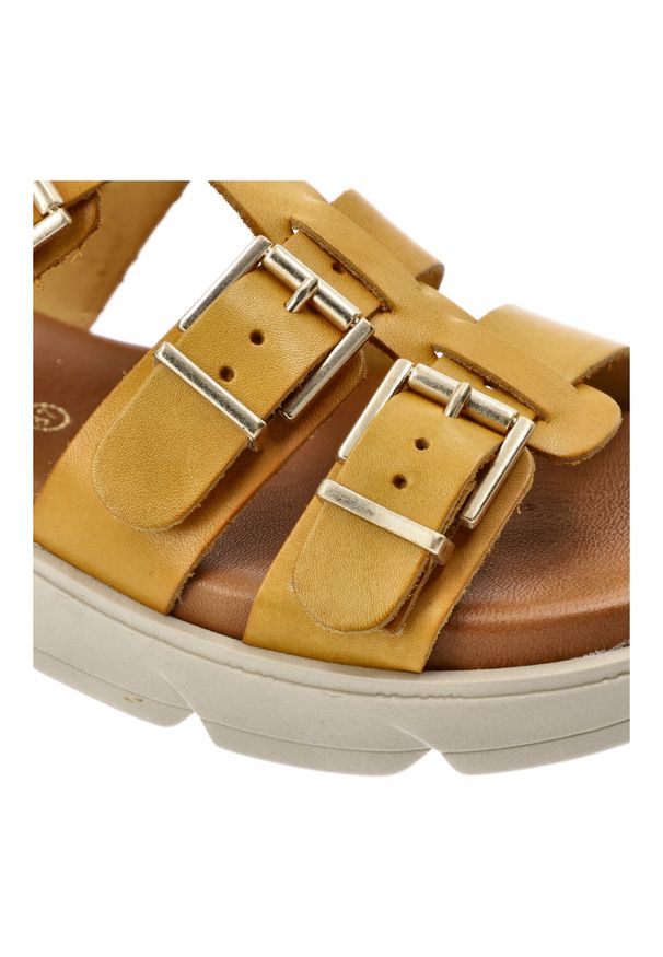 Sandały damskie Hee, cholewka ze skóry naturalnej paski z regulacją na klamry grubsza podeszwa casualowy styl, żółte, 26100. Okazja: na co dzień. Zapięcie: klamry. Kolor: żółty. Materiał: skóra. Wzór: paski. Styl: casual