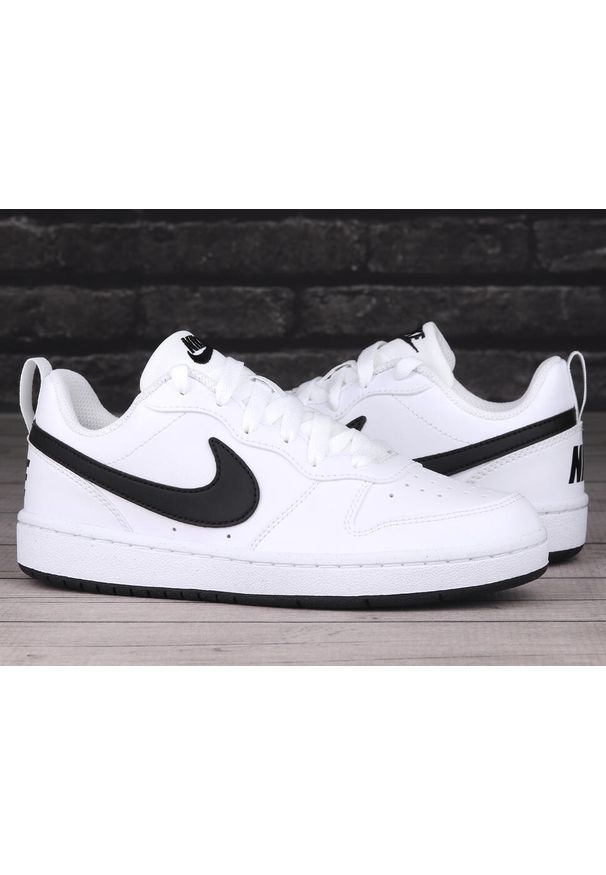 Damskie buty sportowe Nike COURT BOROUGH LOW RECRAFT. Kolor: biały, wielokolorowy, czarny. Model: Nike Court
