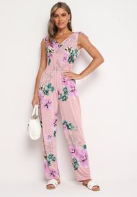 Born2be - Jasnoróżowy Kombinezon w Kwiaty z Trójkątnym Dekoltem i Troczkami na Ramionach Benan. Okazja: na co dzień. Kolor: różowy. Wzór: kwiaty. Styl: casual, elegancki #5