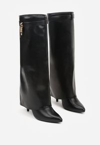 Renee - Czarne Kozaki na Szpilce z Wywiniętą Cholewką Zdobioną Aplikacją Kłódką Vetidore. Nosek buta: szpiczasty. Zapięcie: zamek. Kolor: czarny. Szerokość cholewki: normalna. Wzór: aplikacja. Materiał: skóra, materiał. Sezon: zima. Obcas: na szpilce. Wysokość obcasa: średni #7