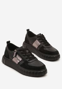 Renee - Czarne Sneakersy ze Skóry Naturalnej z Metalicznym Zdobieniem Zorentee. Okazja: na co dzień, na spacer. Kolor: czarny. Materiał: skóra. Wzór: aplikacja. Sport: turystyka piesza #3