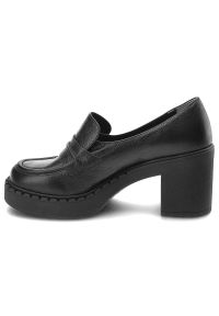 Czarne Półbuty Armodo Modne Buty Damskie. Okazja: na spotkanie biznesowe. Zapięcie: pasek. Kolor: czarny. Materiał: nubuk. Obcas: na obcasie. Styl: elegancki, biznesowy, wizytowy, klasyczny. Wysokość obcasa: średni #5