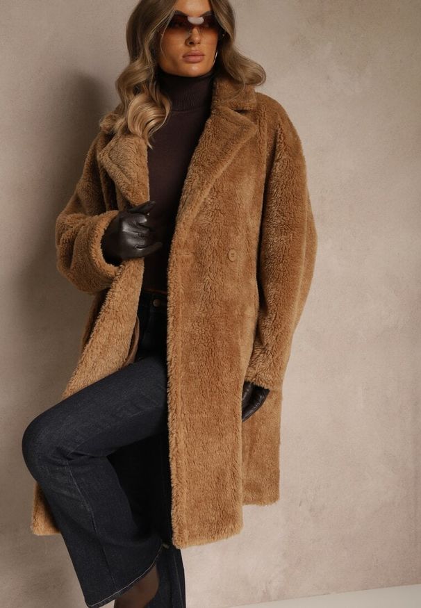 Renee - Brązowy Płaszcz Teddy o Dwurzędowym Kroju Oversize Azzena. Okazja: na co dzień, na spacer. Typ kołnierza: golf. Kolor: brązowy. Materiał: jeans. Styl: casual